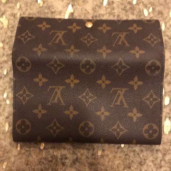 Certified AUTHENTIC LV Sarah Wallet - Picture 8 of 8